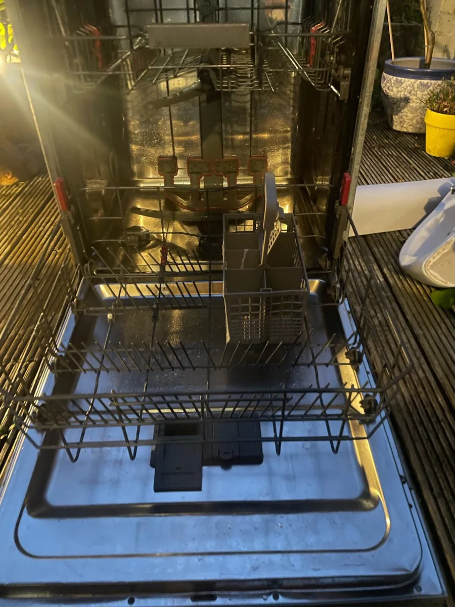 Dishwasher - Image 1