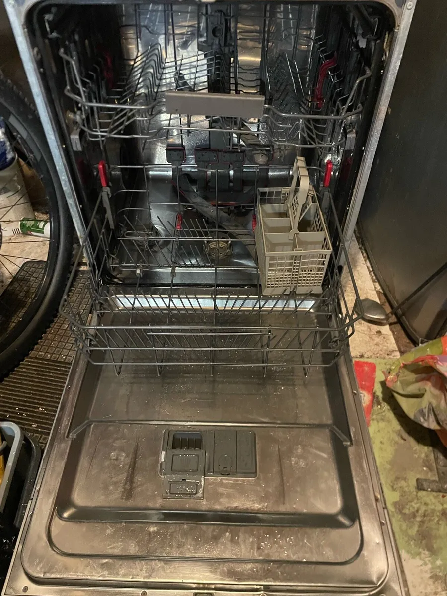 Dishwasher - Image 2