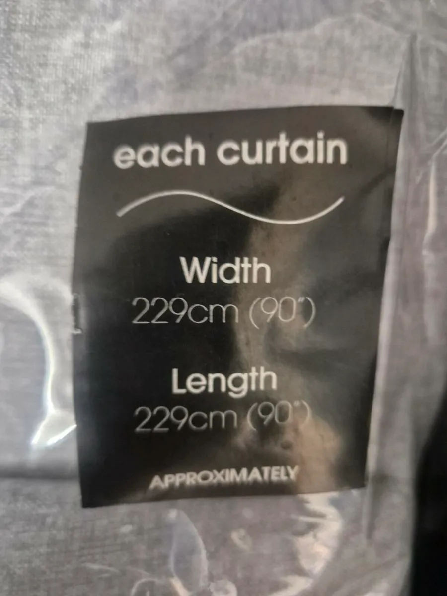 Curtains - Image 2