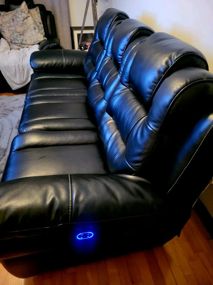 Settee - Image 1