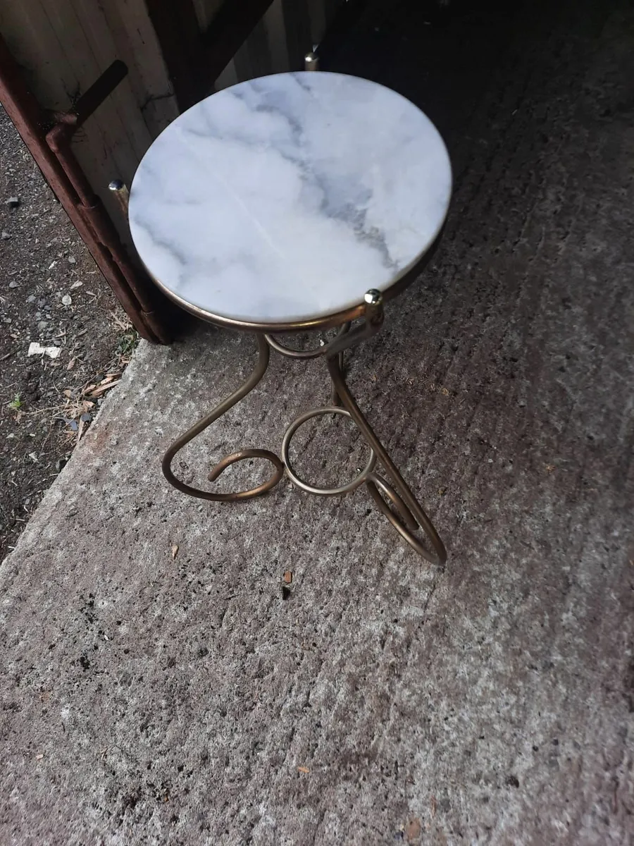 Plant stand - Image 1