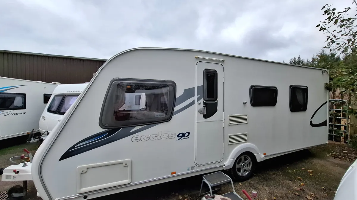Sterling Eccles Island bed caravan - Image 1