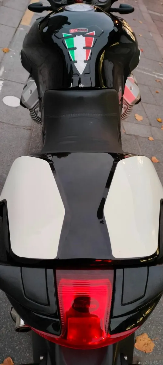 Moto Guzzi 1200 Sport 2V (4V) Black with ABS - Image 4
