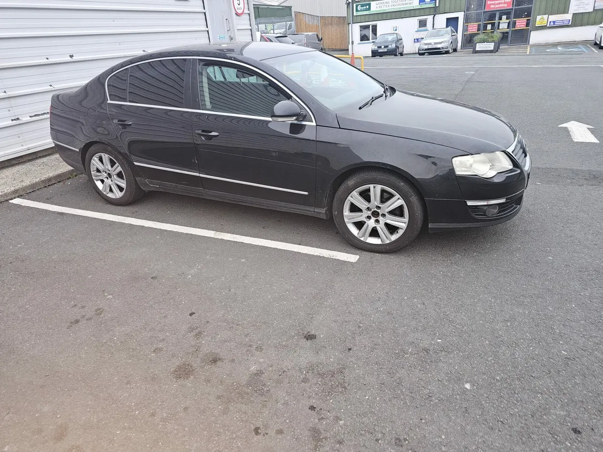 08 Volkswagen Passat - Image 2