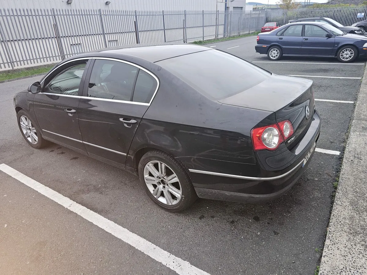 08 Volkswagen Passat - Image 4