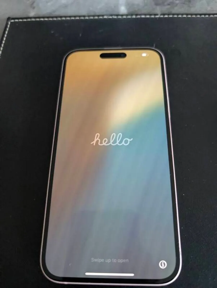 iPhone 15 Plus - Image 1