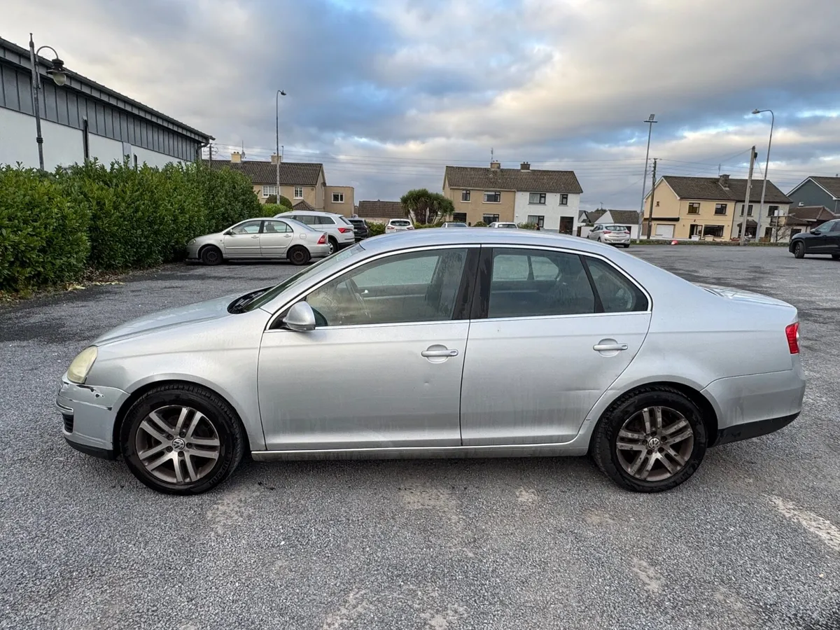 Volkswagen Jetta 2008 - Image 3