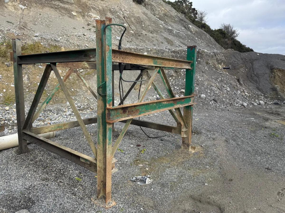 STEEL FRAME/STAND - Image 3