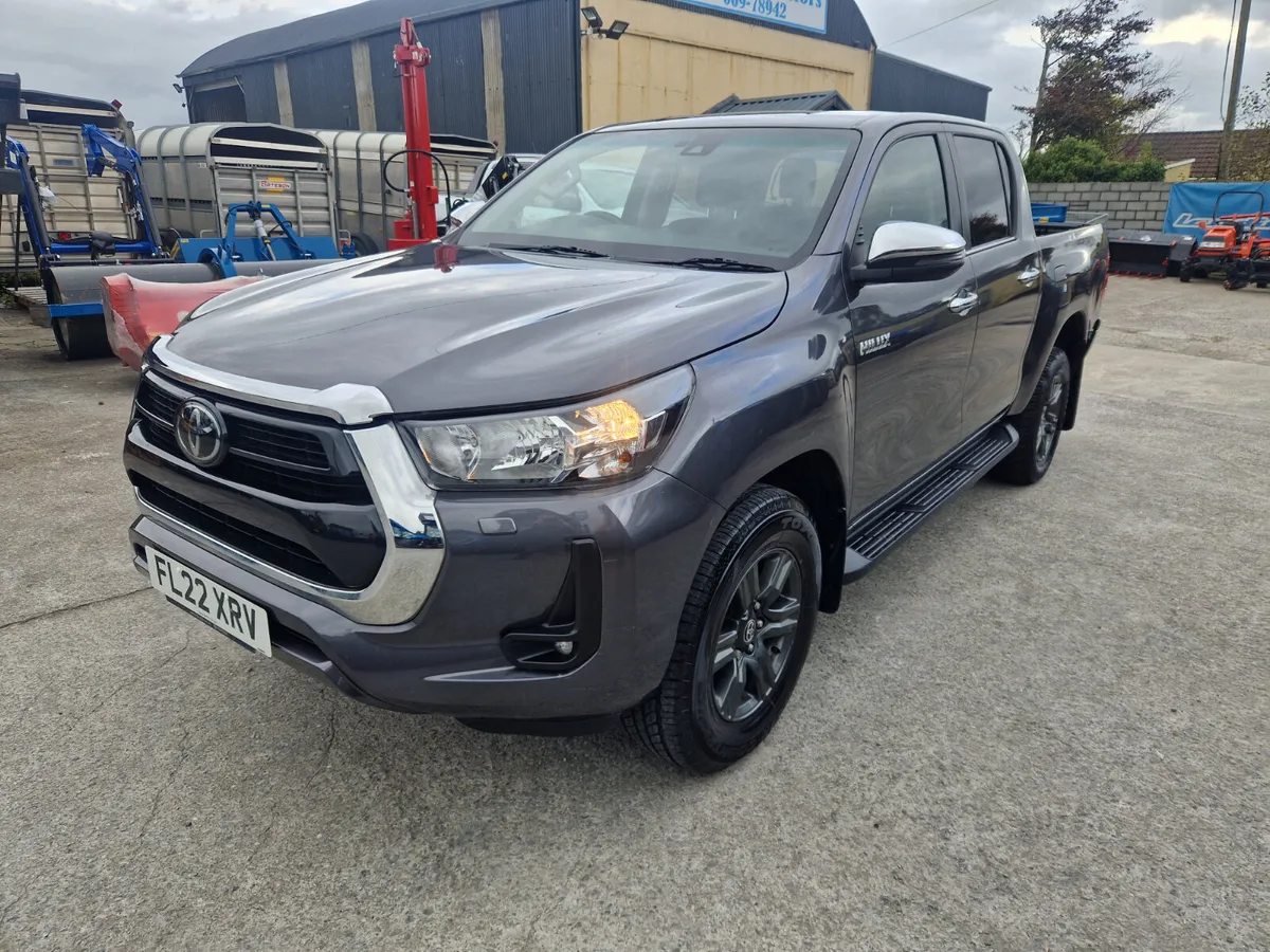2022 Toyota Hilux - Image 4