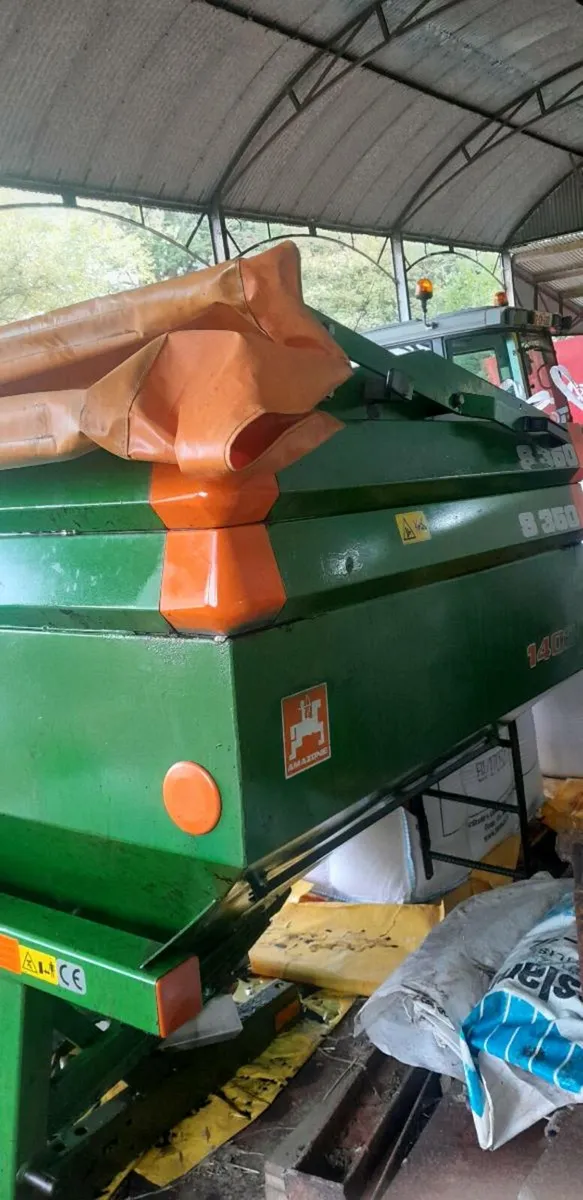 2 Ton Fertiliser Spreader - Image 3