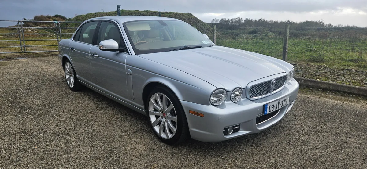 Jaguar XJ 3.0 v6 exec portfolio auto saloon - Image 1