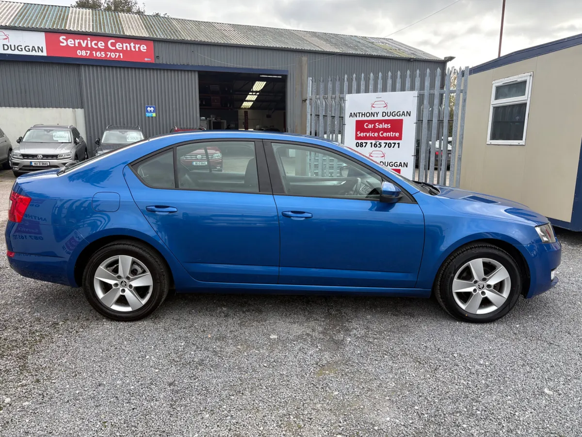 162 Skoda Octavia  1.6tdi Ambition - Image 2