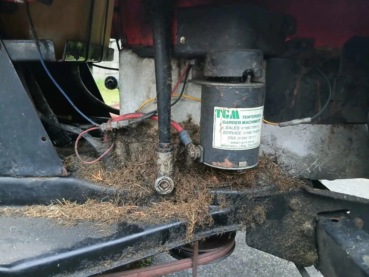MTD Ride on mower with mulcher €500ono - Image 3