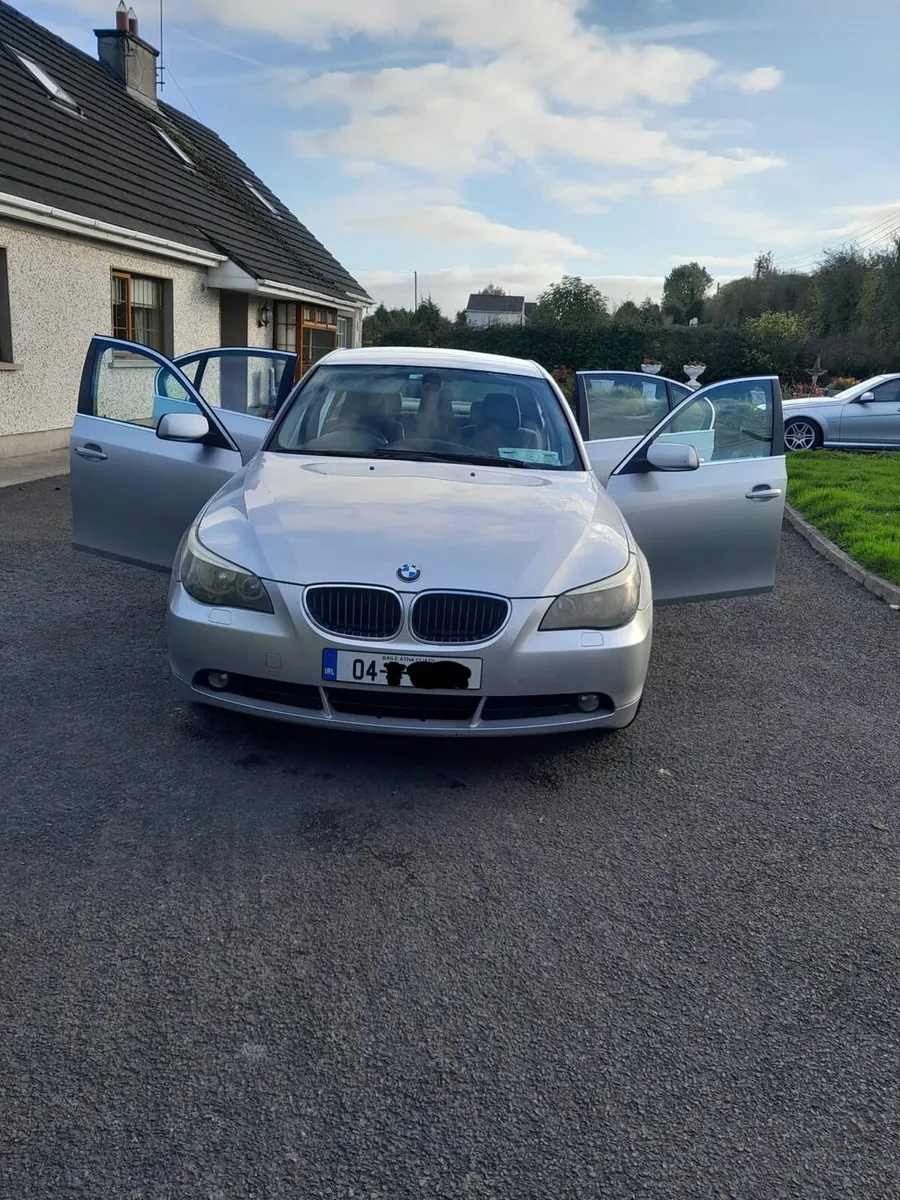 BMW 520 petrol - Image 1