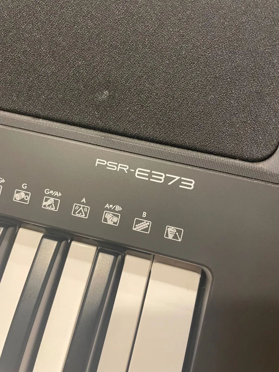 Yamaha PSR-E379 Keyboard - Image 2