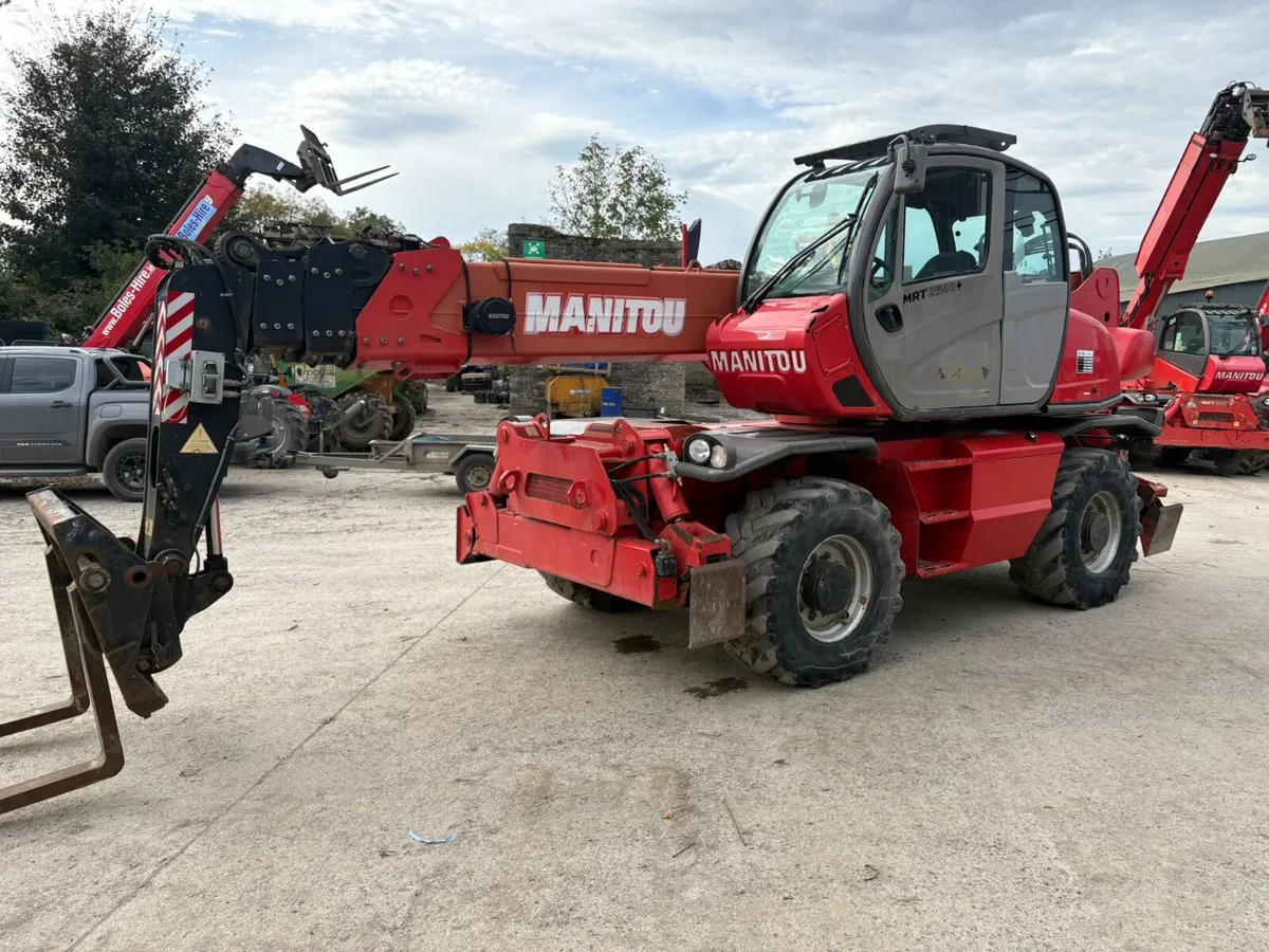 2015 Manitou MRT 2540 - Image 2