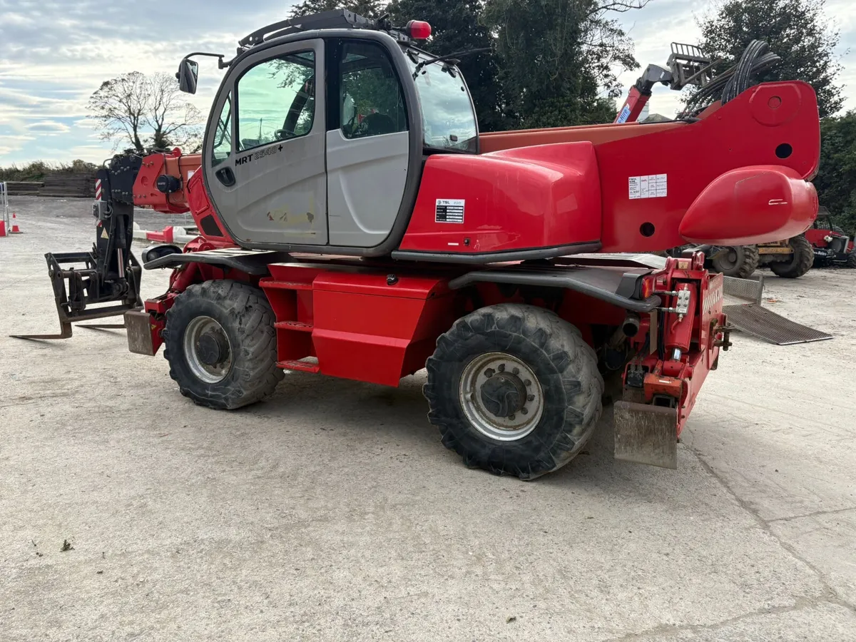 2015 Manitou MRT 2540 - Image 3