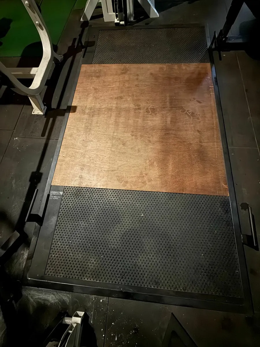 Commercial Deadlift Platform with Band Hooks