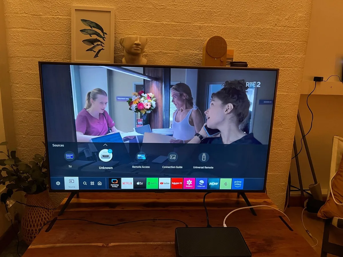 43” Samsung Smart TV - Image 3