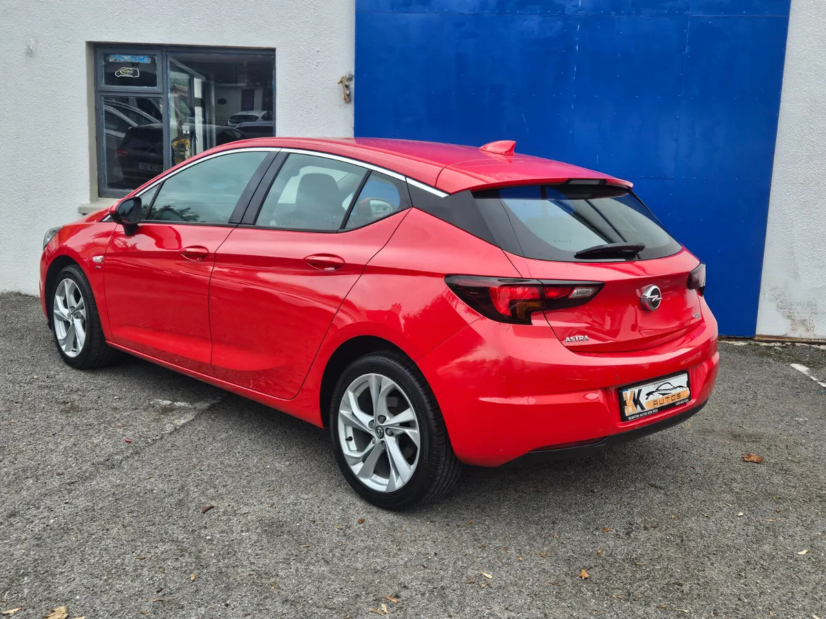 Opel Astra 2018 - Image 3