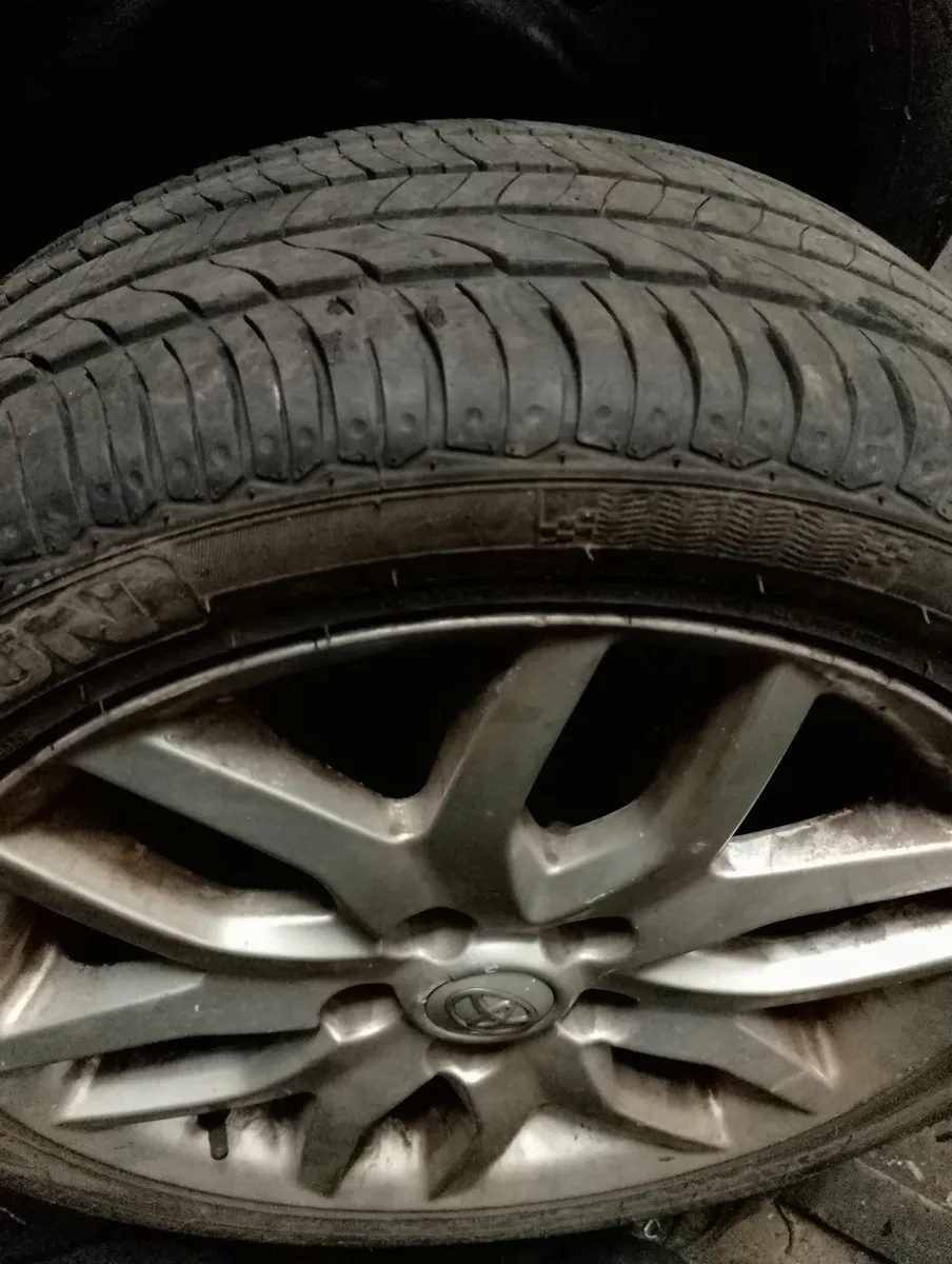 For breaking  toyota auris - Image 4