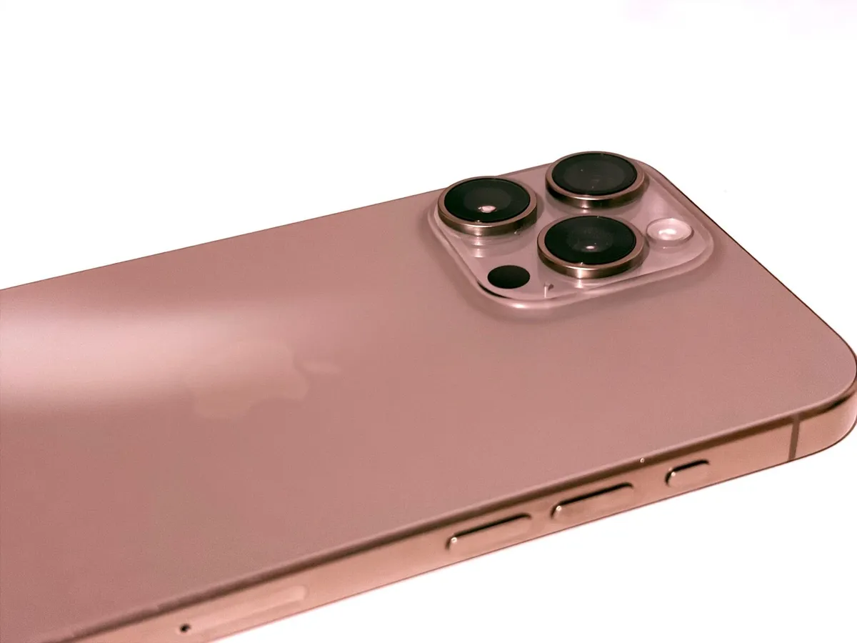 iPhone 15 pro max - Image 4
