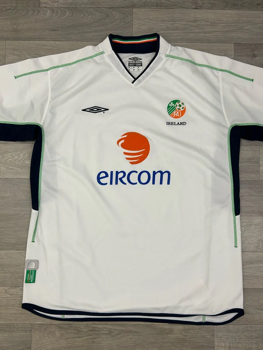 Vintage 2002 Umbro Ireland Away Jersey Shirt XL - Image 2