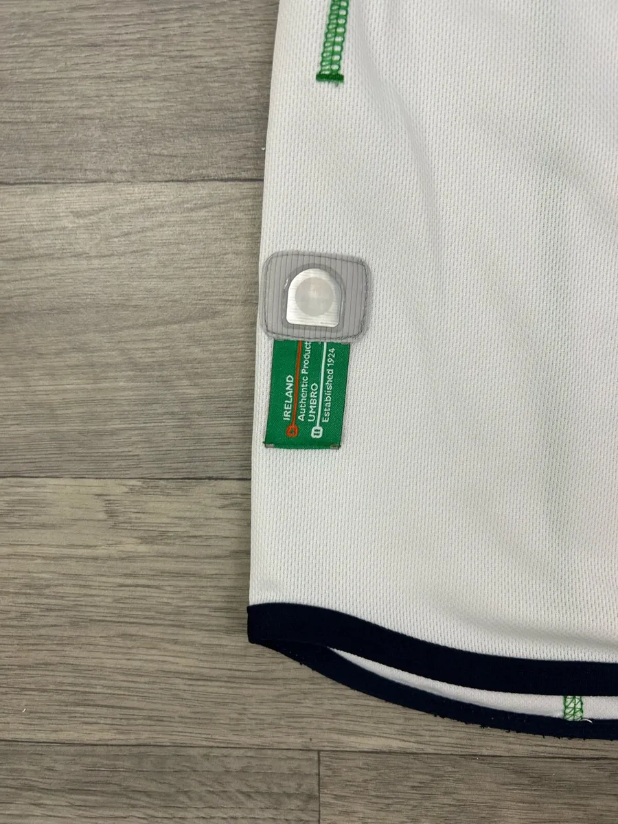 Vintage 2002 Umbro Ireland Away Jersey Shirt XL - Image 3