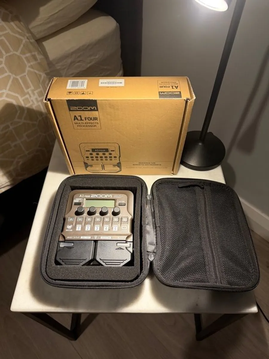 Zoom A1 four acoustic fx pedal - Image 1