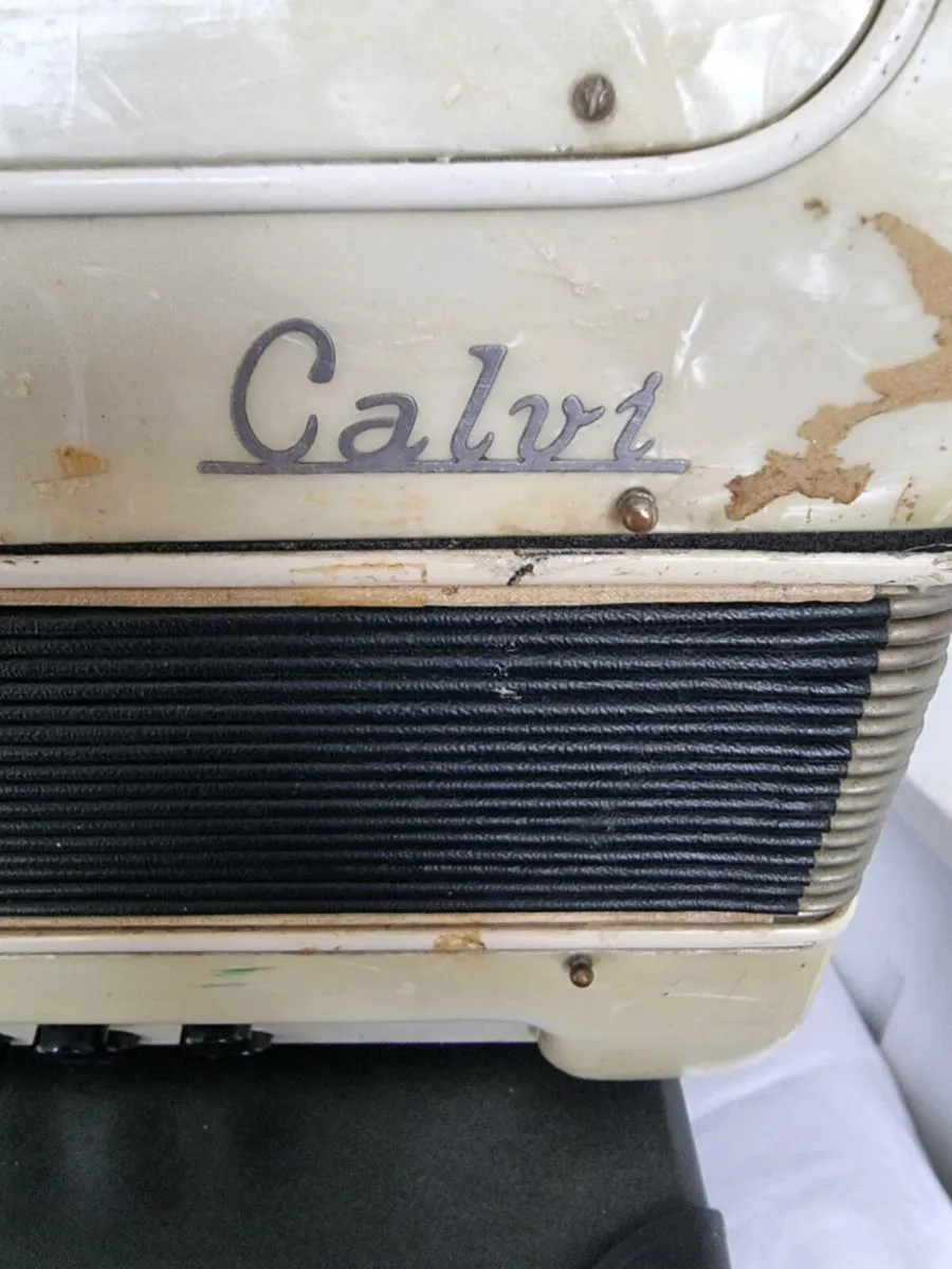 Italian Button Accordion ,BC Tuning - Image 2