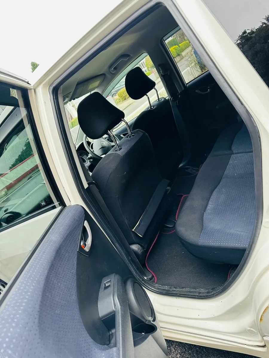Honda Fit 2007 - Image 2