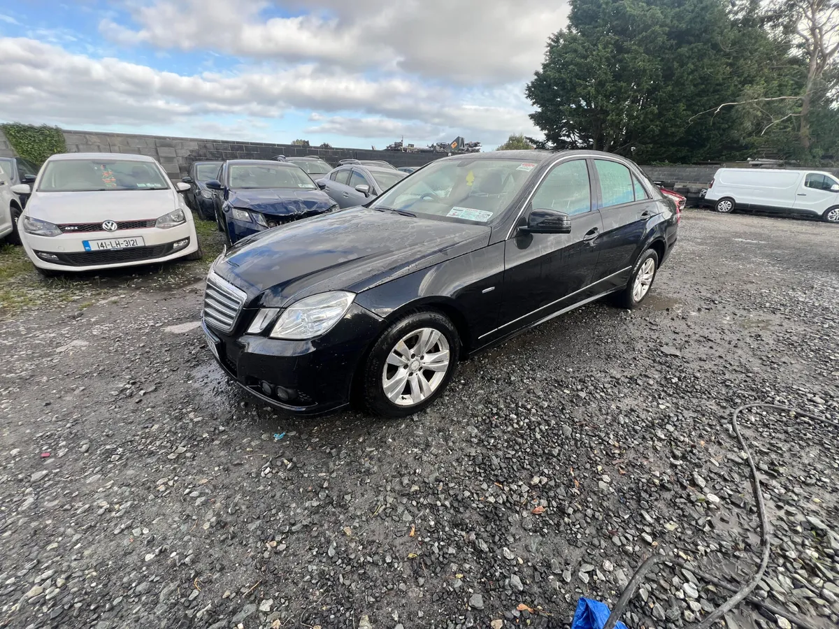 2010 Mercedes E Class drive away no damage - Image 3