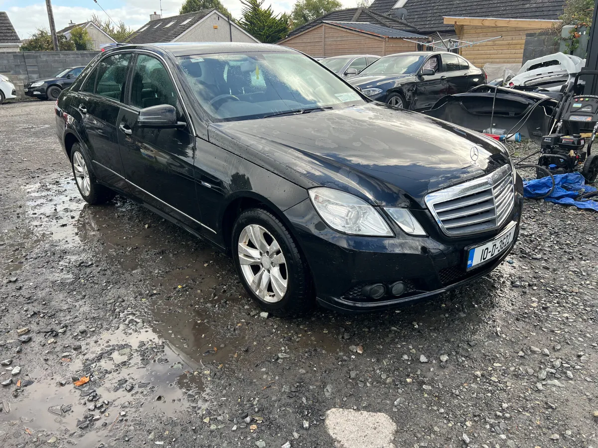 2010 Mercedes E Class drive away no damage - Image 1