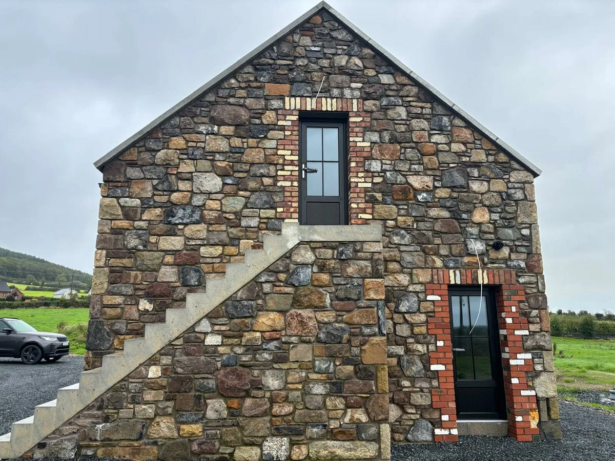 Old building stone - Image 1