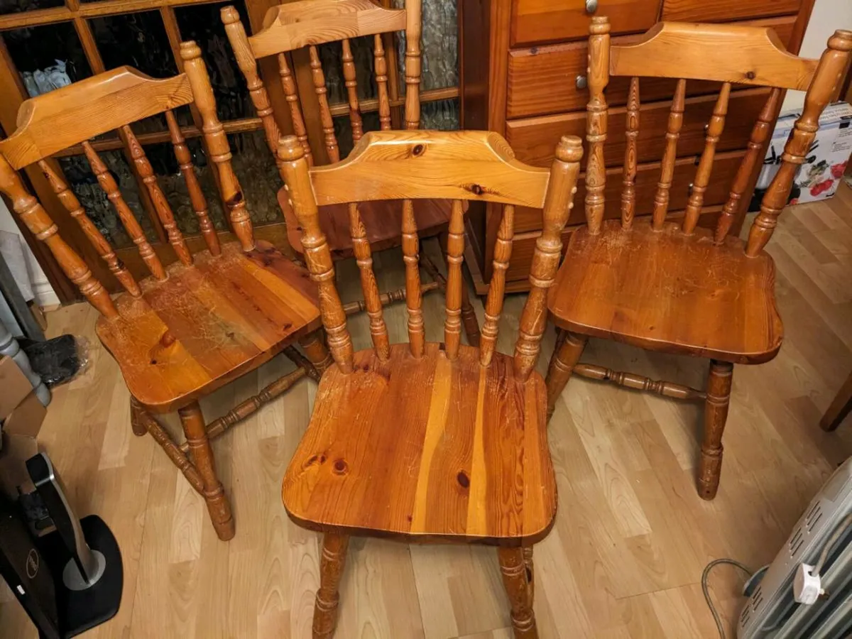 4 Pine Chairs for Upcycle repair. - Image 3