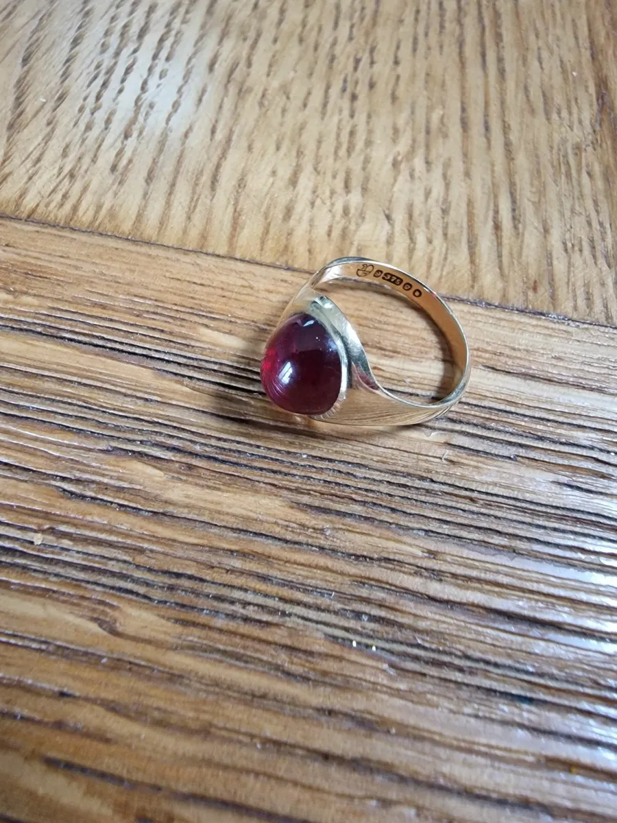 Gold vintage garnet ring - Image 2