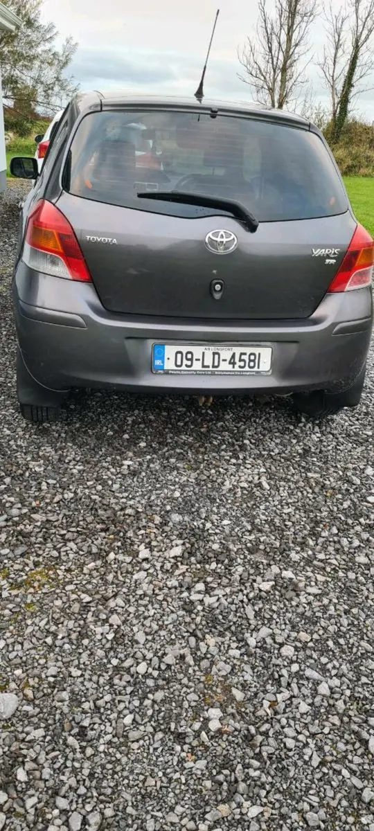 Toyota yaris 2009 1.3 petrol - Image 3