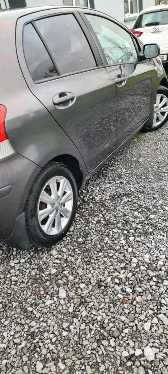 Toyota yaris 2009 1.3 petrol - Image 4