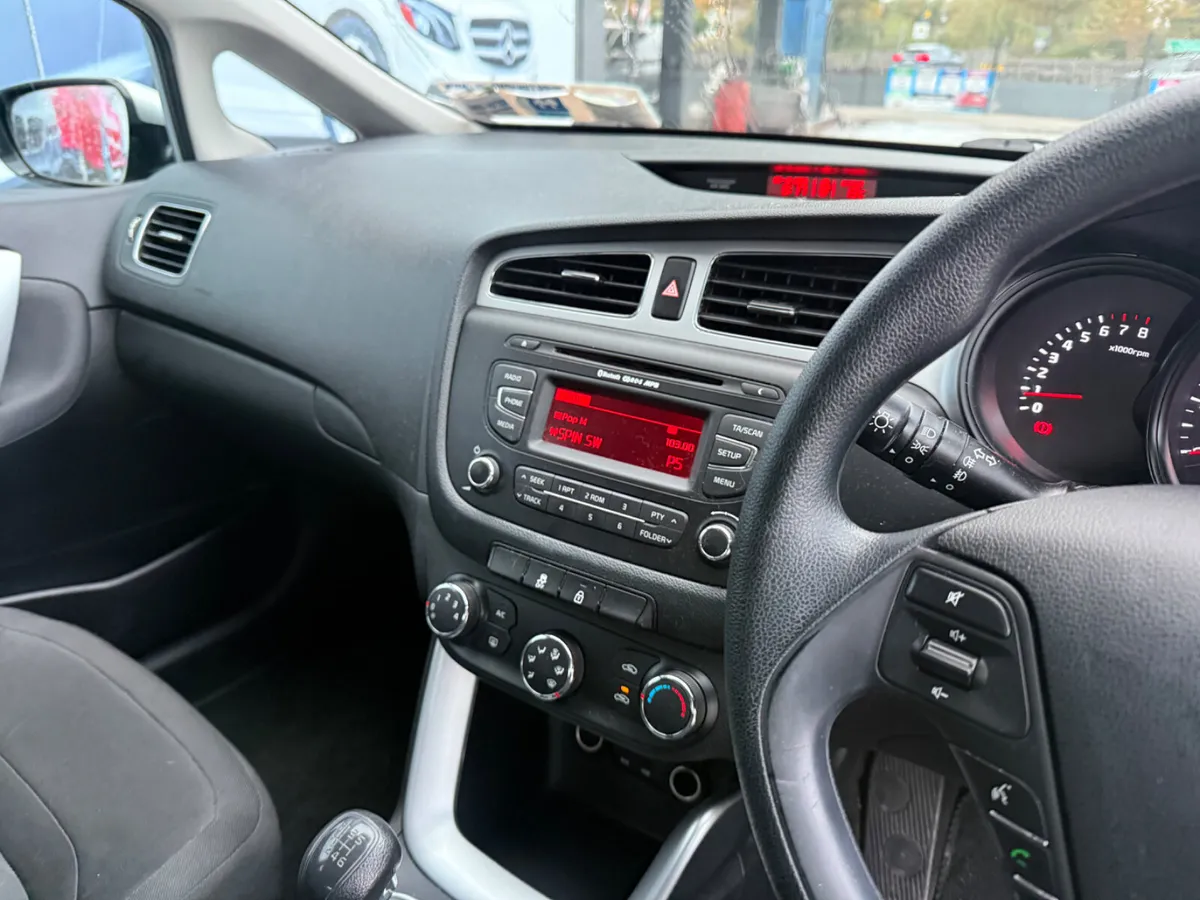 KIA CEED 2015 - Image 4