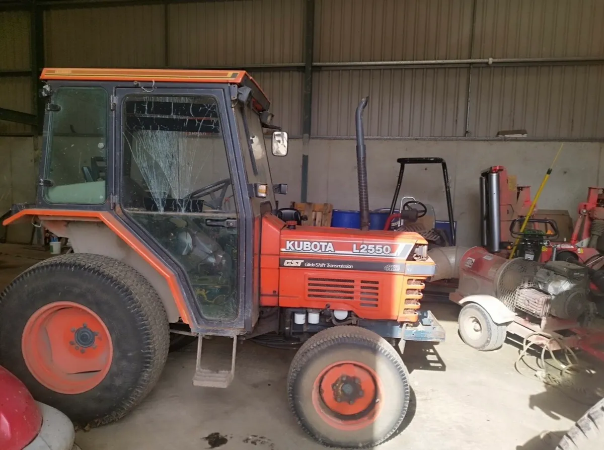 Kubota compact tractor - Image 1