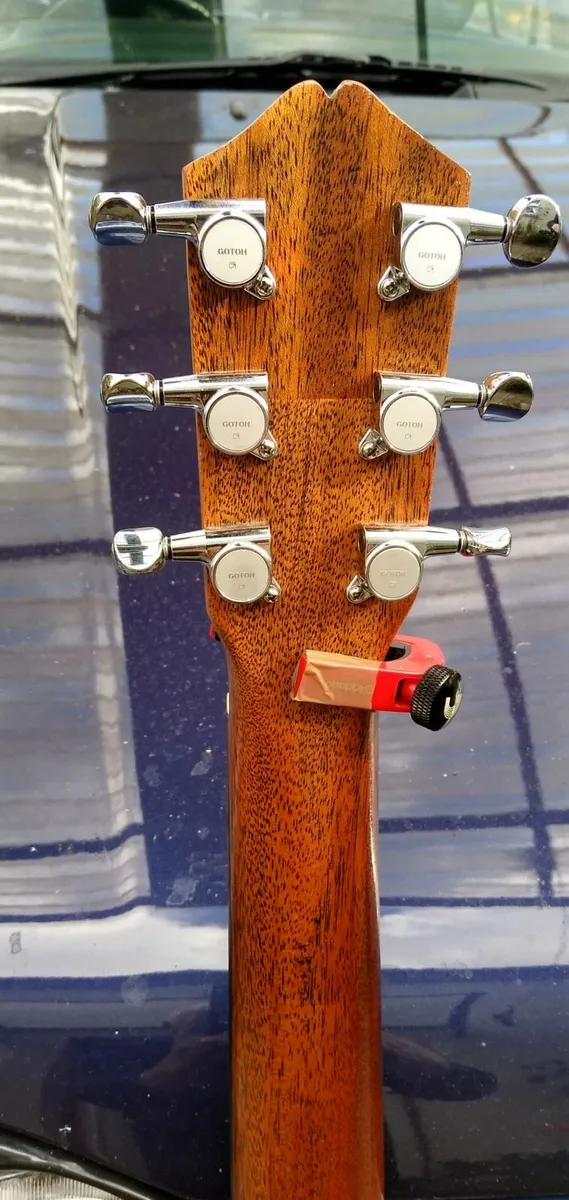 Aldington Acoustic guitar - Image 2