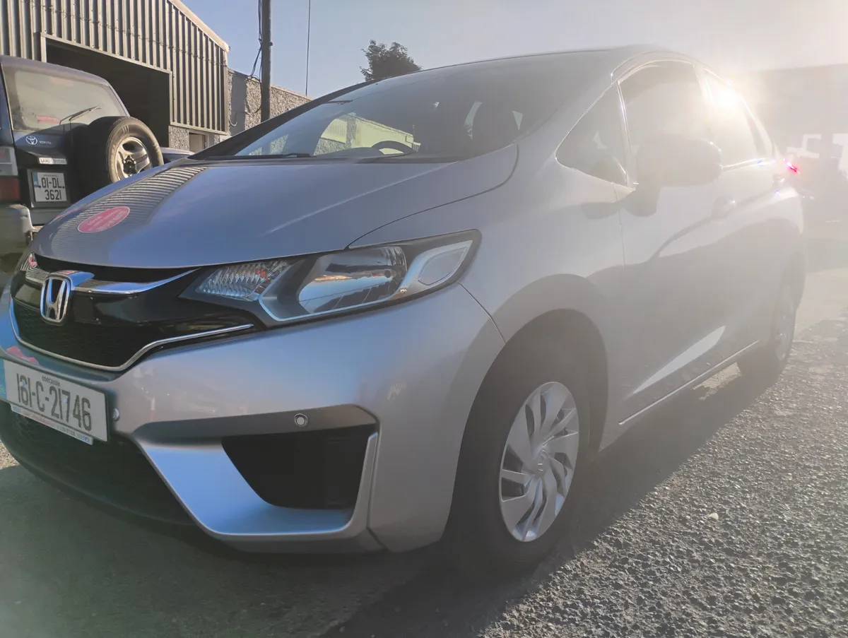 2016 HONDA FIT AUTOMATIC LOW MILEAGE - Image 4