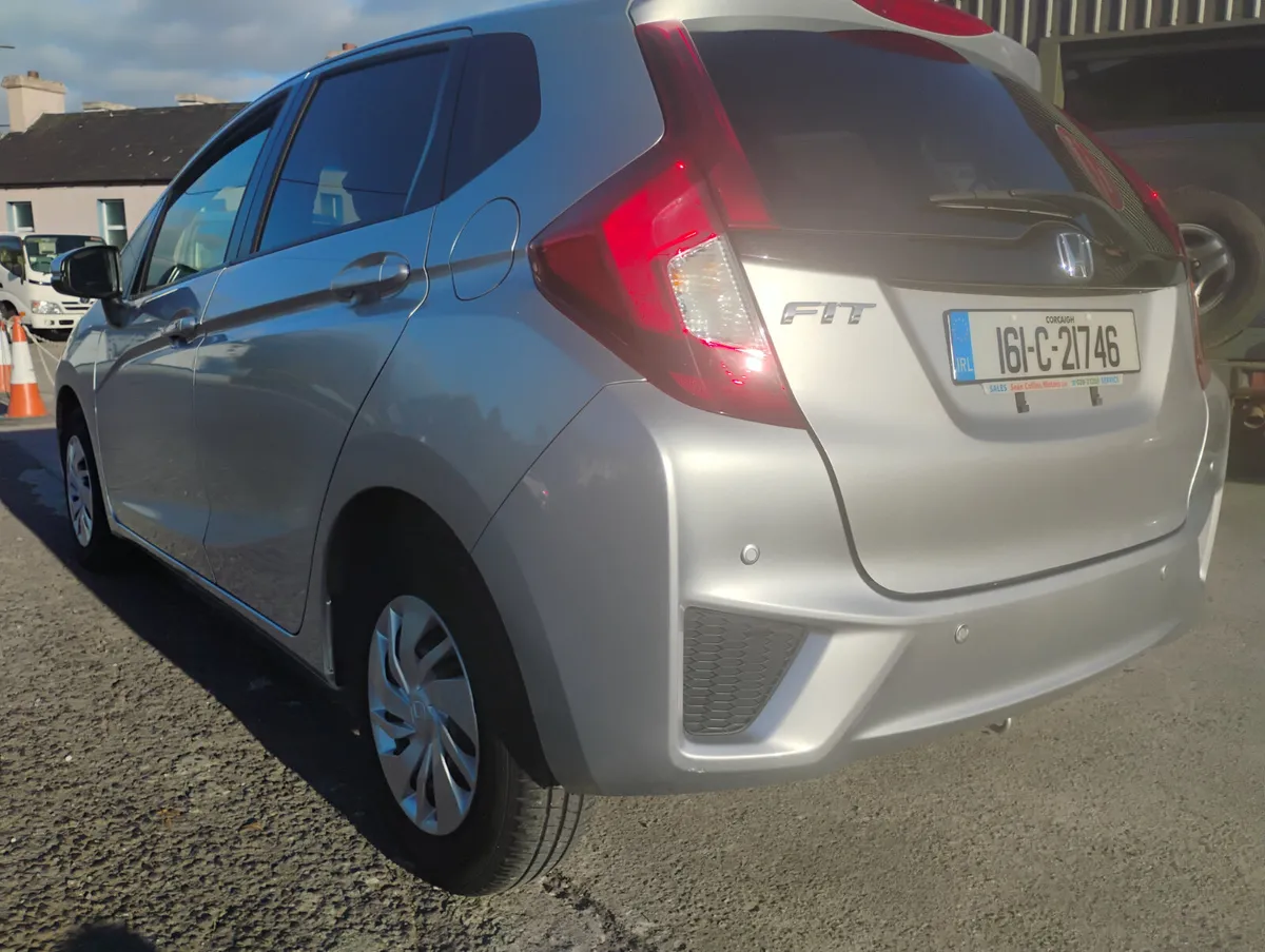 2016 HONDA FIT AUTOMATIC LOW MILEAGE - Image 3