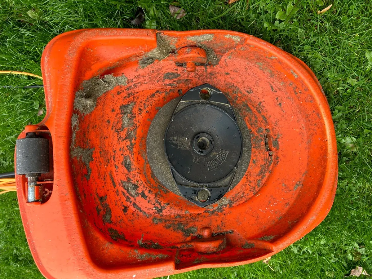 Flymo Hover Lawnmower - Image 4
