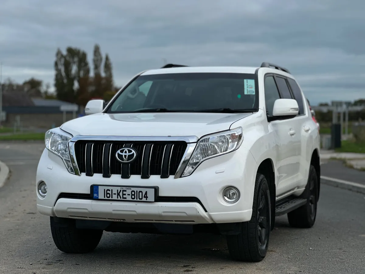 Toyota Land Cruiser 2016  AUTO 5 Seats - Image 3