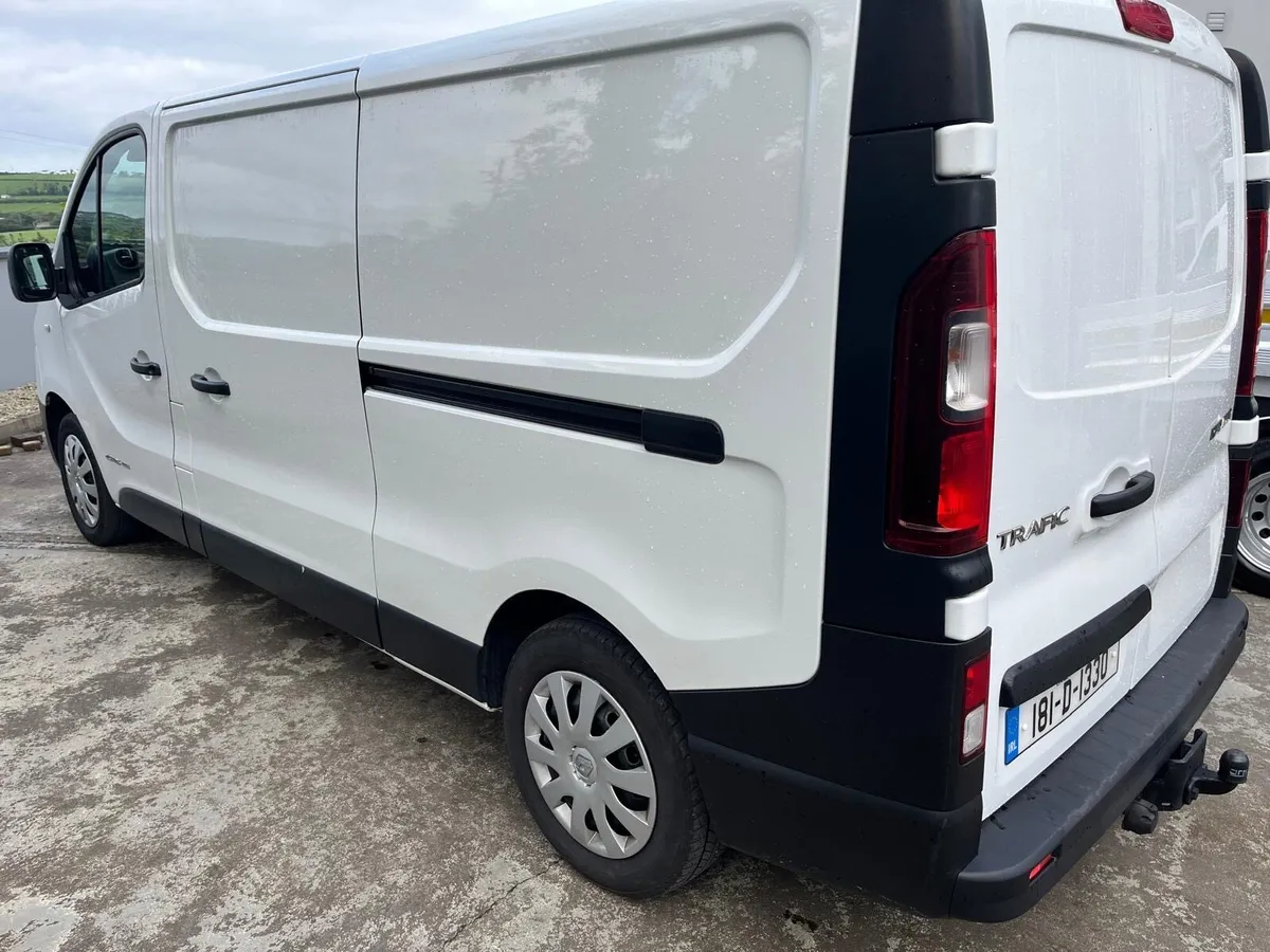 (181) Renault Trafic Business Model 2018 - Image 2