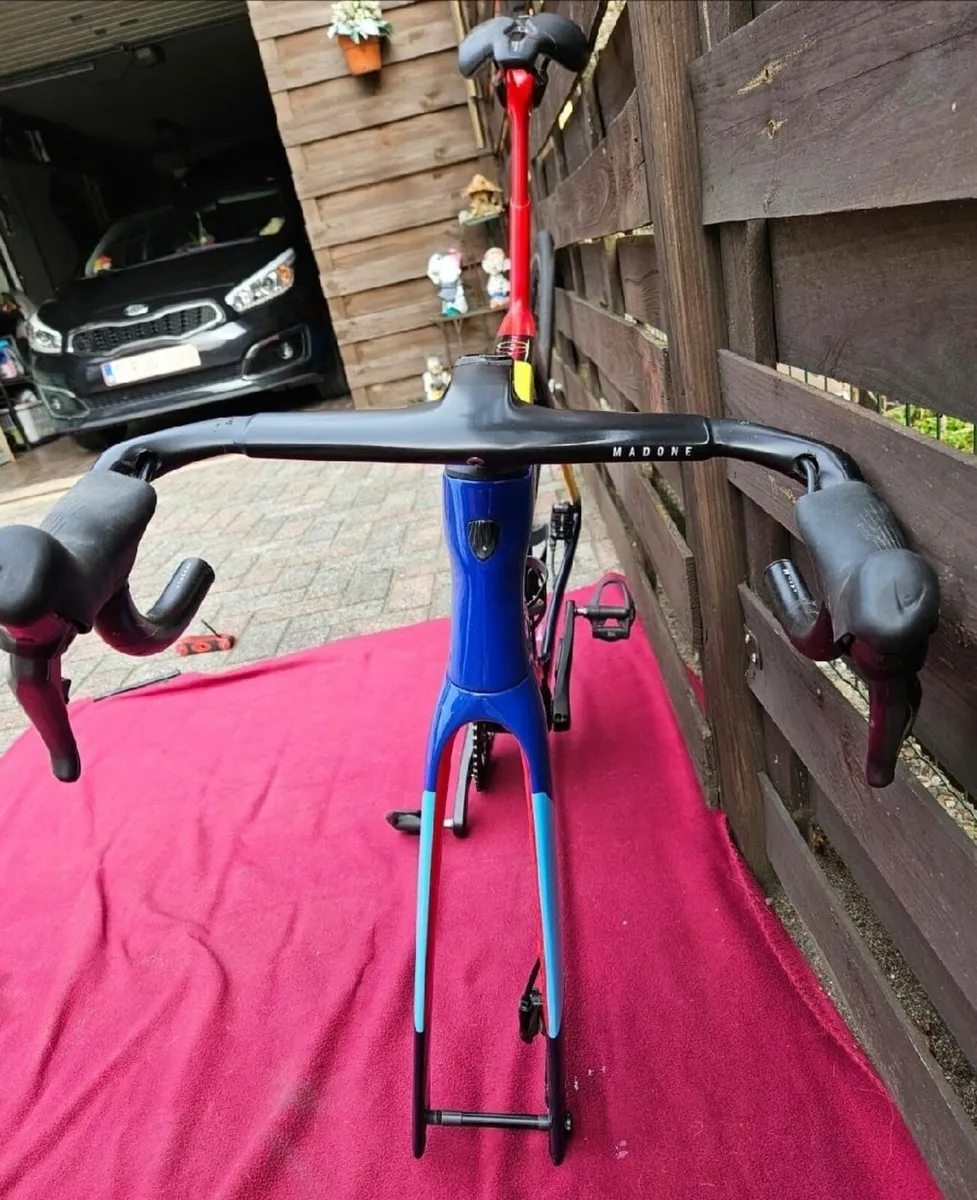 Trek Madone SLR 7 - Image 3