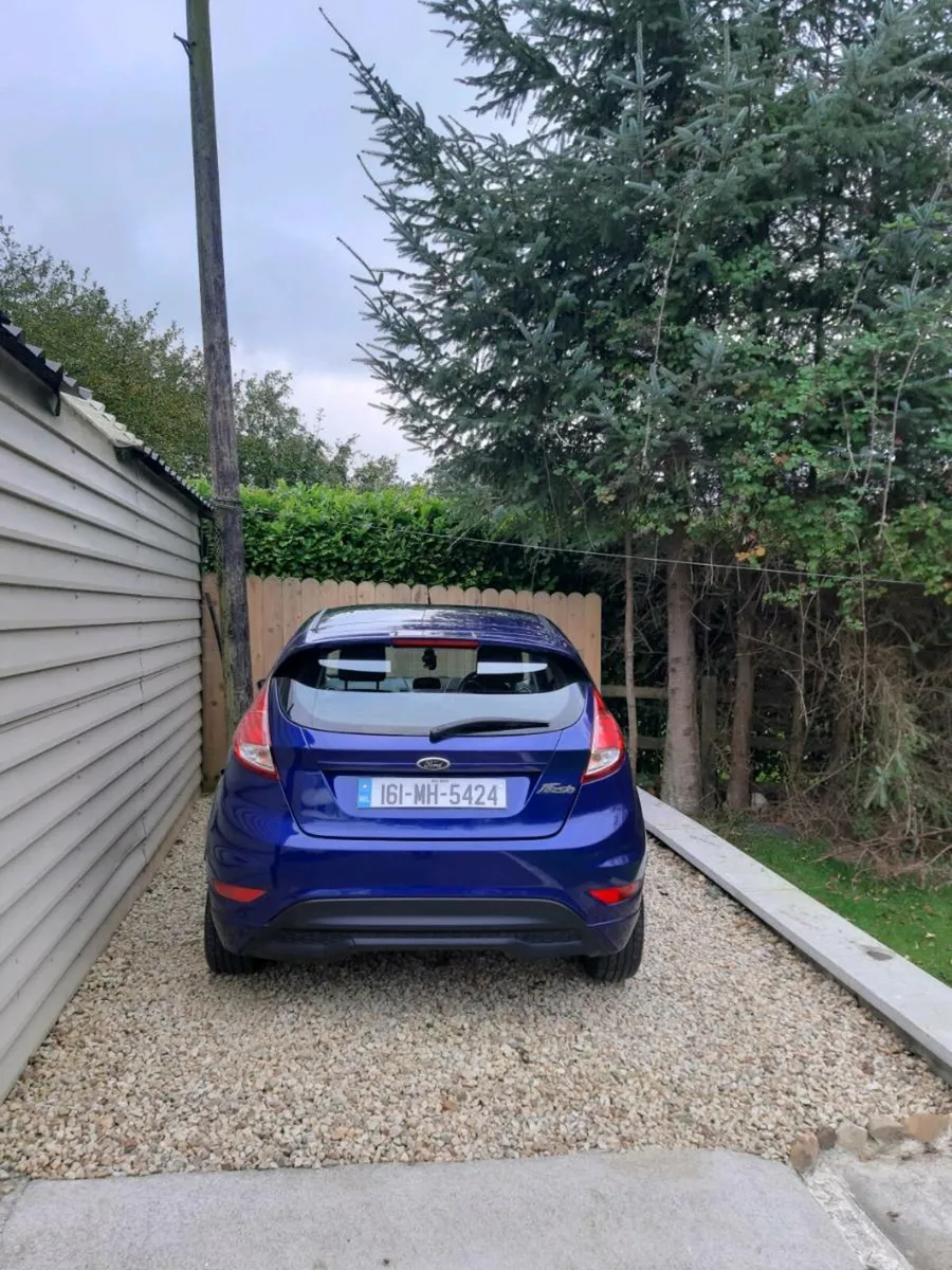 2016 ford fiesta. - Image 2