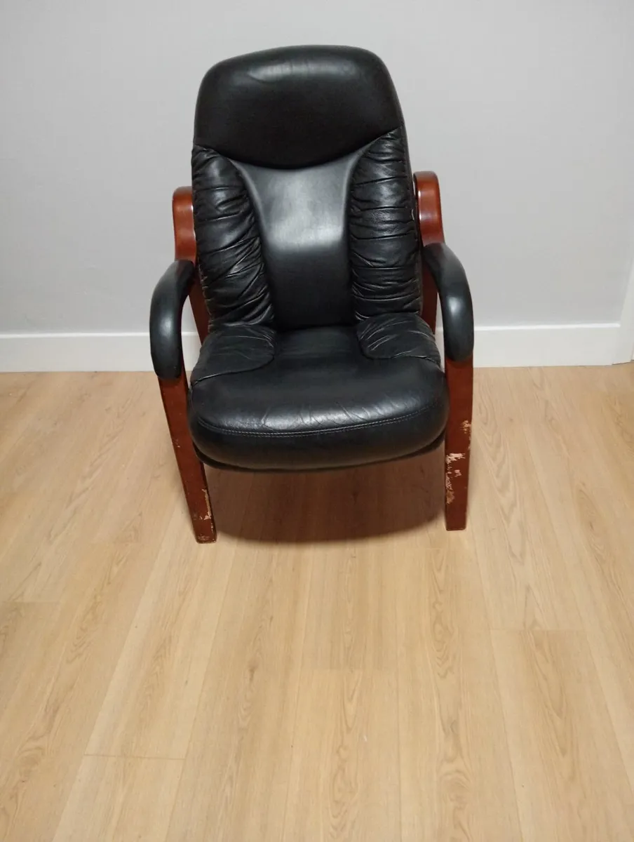 3 seater sofa and 1 armchair for sale - Image 2