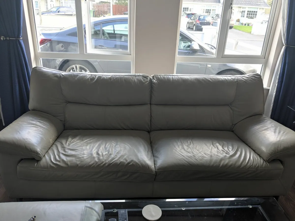 Suite of Furniture - Image 3